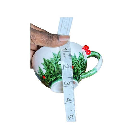 Vintage LEFTON Holly Berry Cups & Saucer Set – Set of 2 Embossed Christmas Teacu - Picture 8 of 8